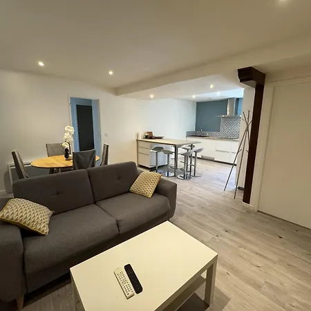 Charmant Appartement Gramat アパート グラマ